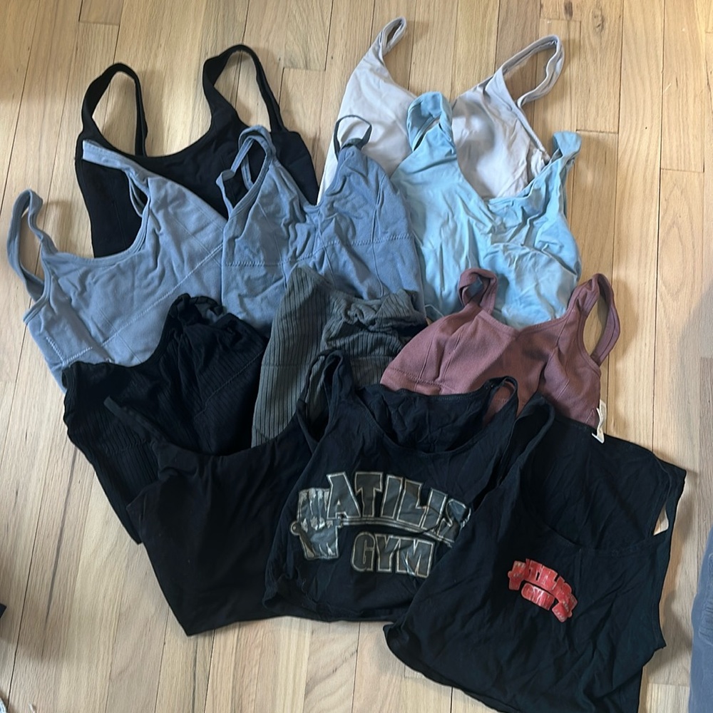 Bulk workout crop tops/sports bra